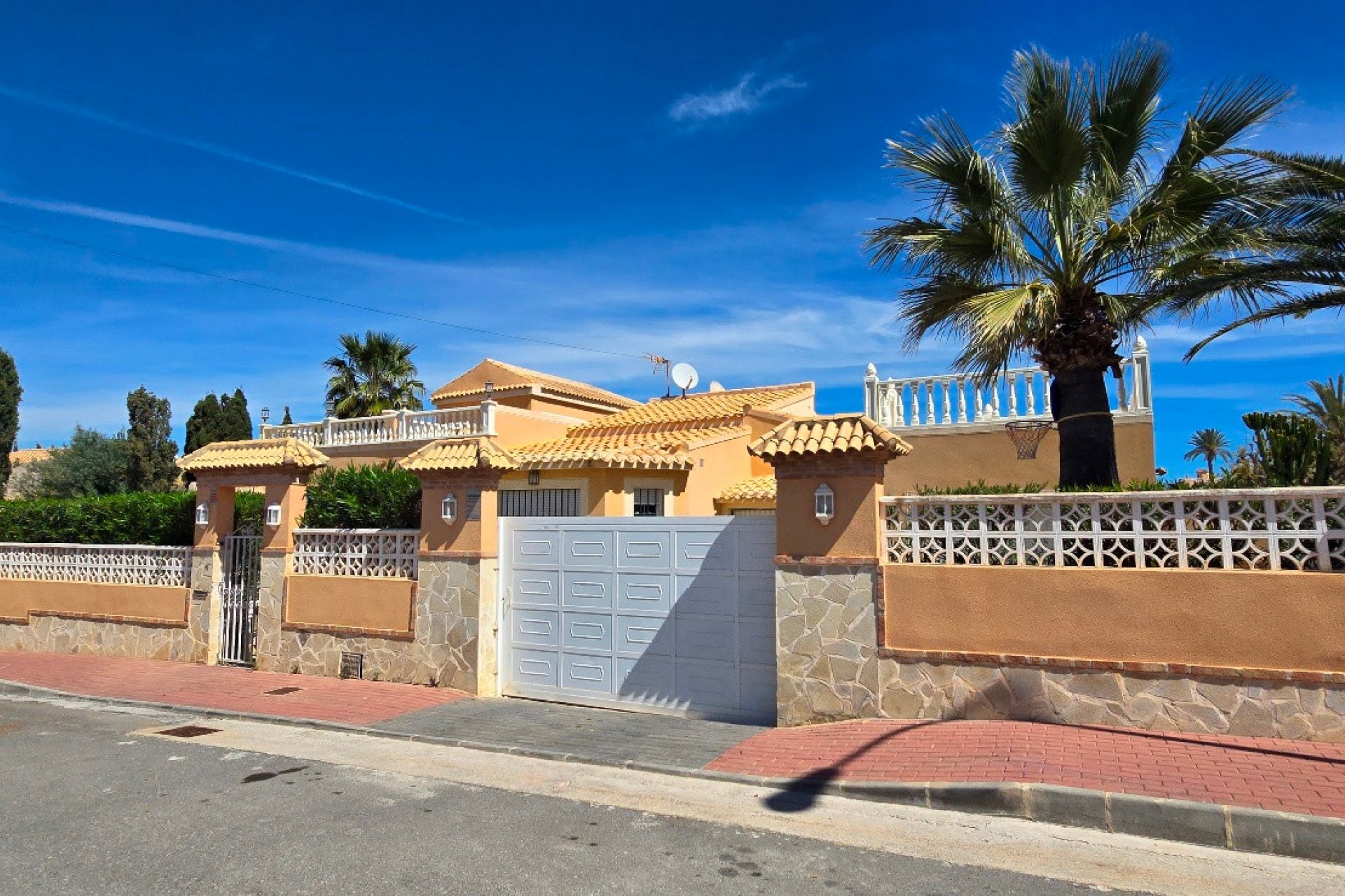 Segunda mano - Chalet - Torrevieia - El Chaparral