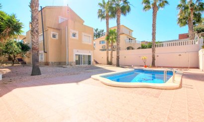 Villa - Resale - La Zenia - 