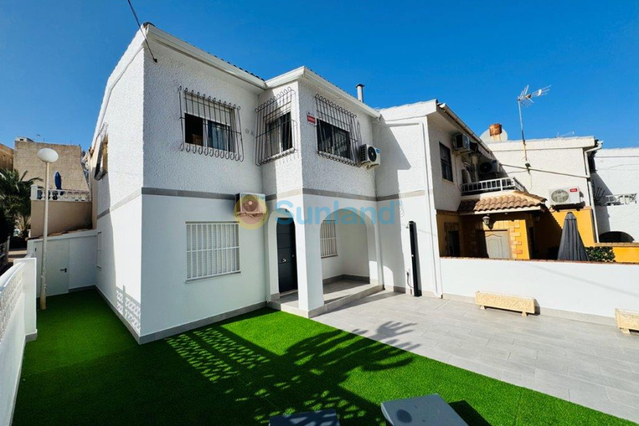 Resale - Townhouse - La Mata