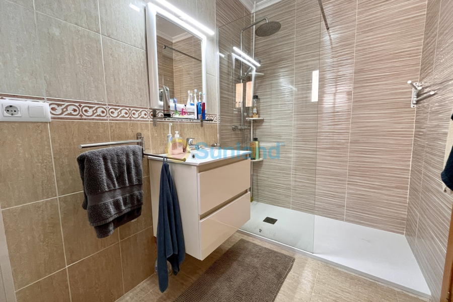 Resale - T - Avileses