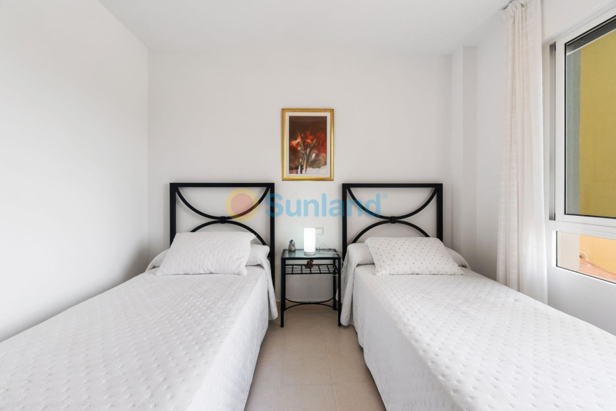 Resale - Apartment - Orihuela Costa - Campoamor