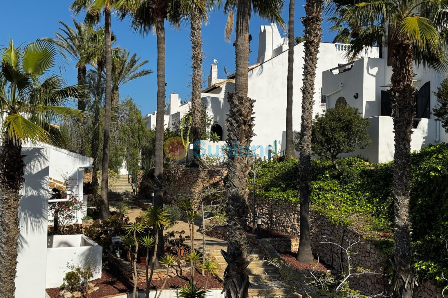 Resale - Villa - Orihuela Costa - Los Dolses