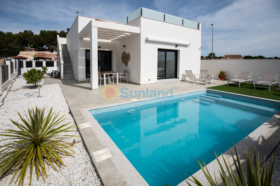 Resale - Villa - Orihuela costa - 