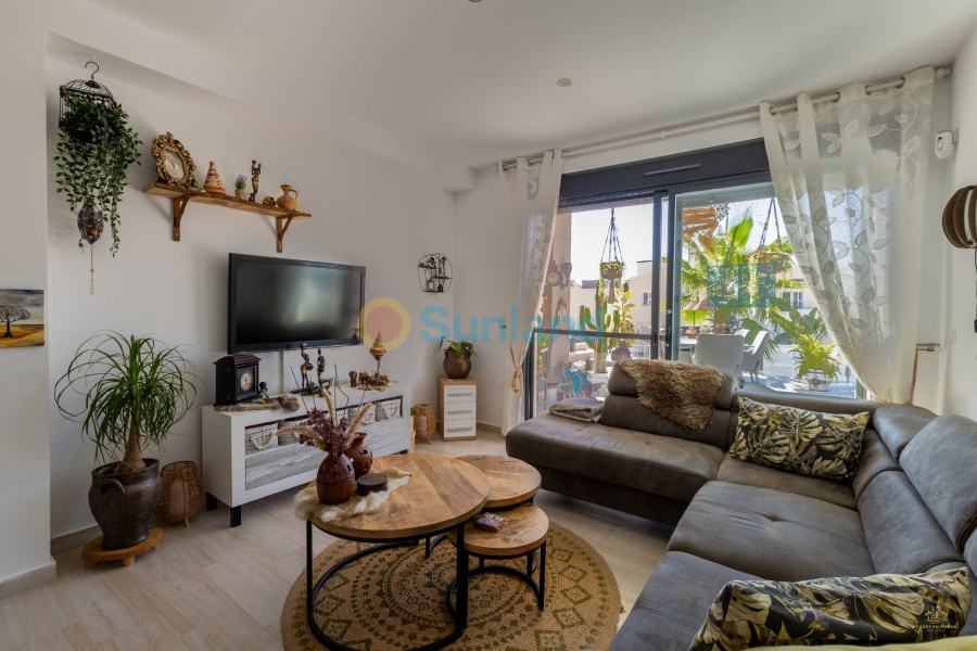 Resale - Apartment - Orihuela Costa - Villamartin