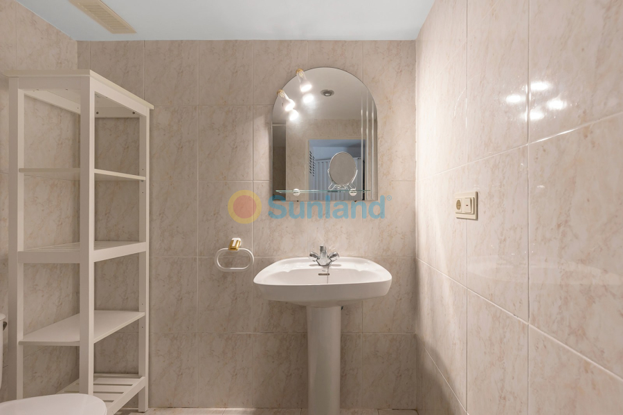 Resale - Villa - Albatera
