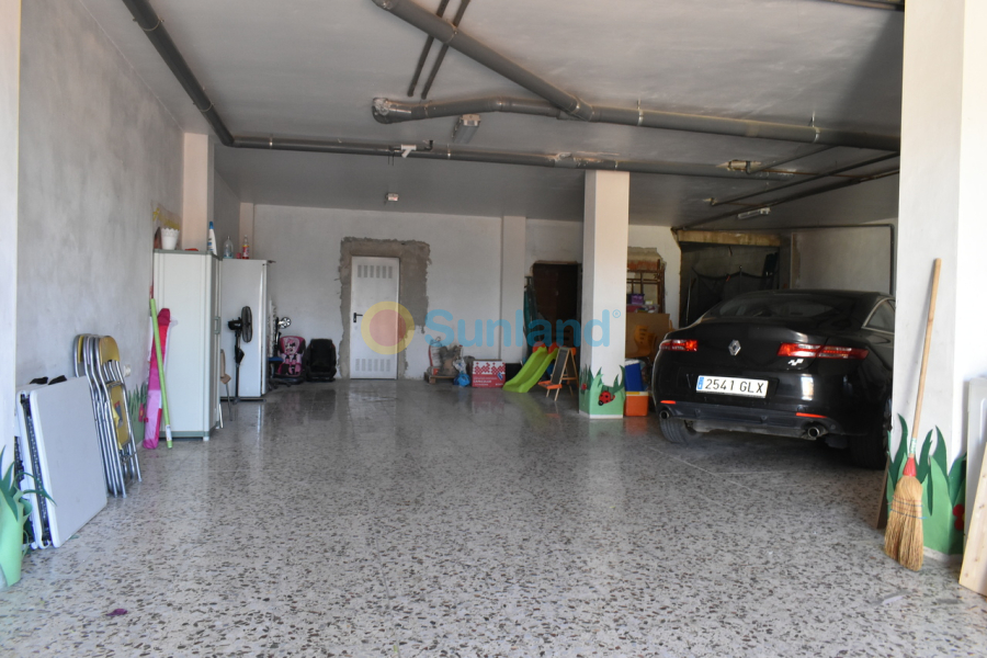 Brukte eiendommer - h - Algorfa