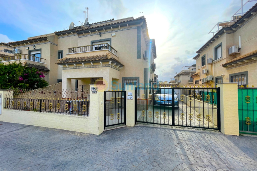 Resale - Villa - La Marina - 