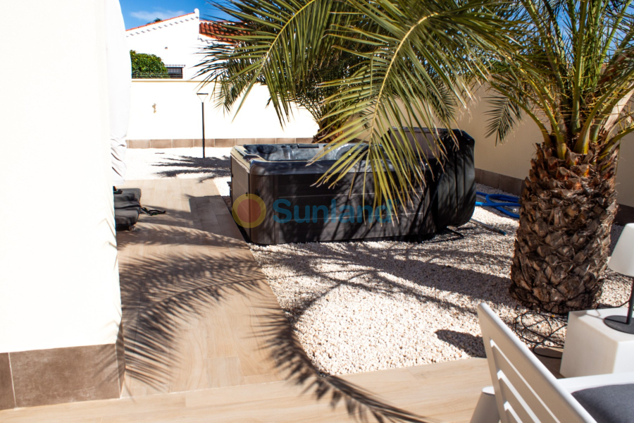 Segunda mano - Chalet - Torrevieja - La Siesta