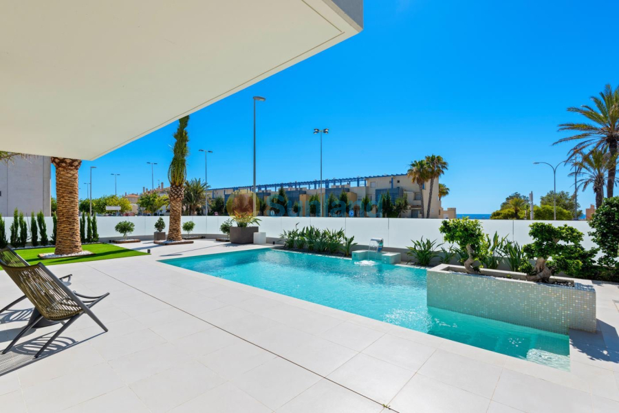 Resale - Villa - Orihuela Costa - Campoamor