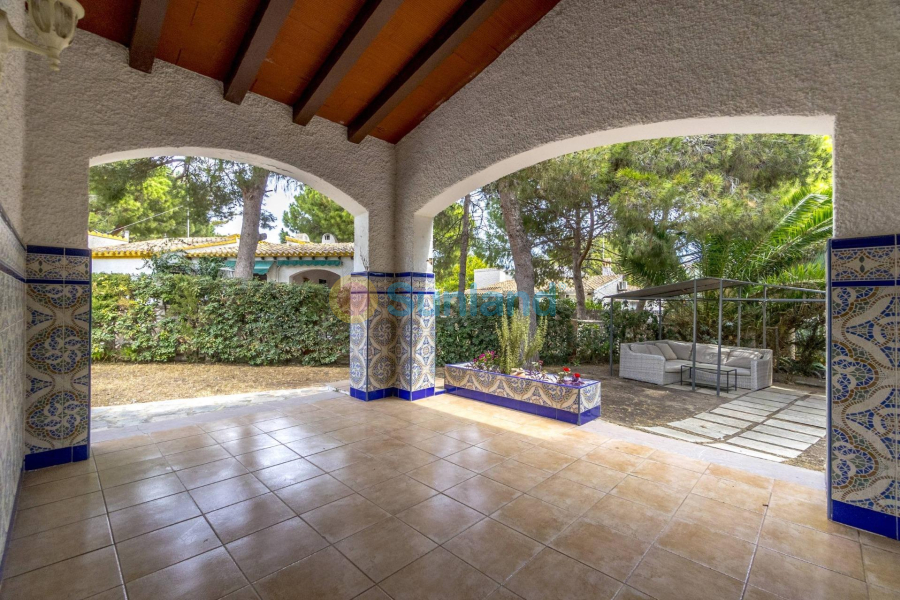 Resale - Villa - Orihuela Costa - Punta Prima