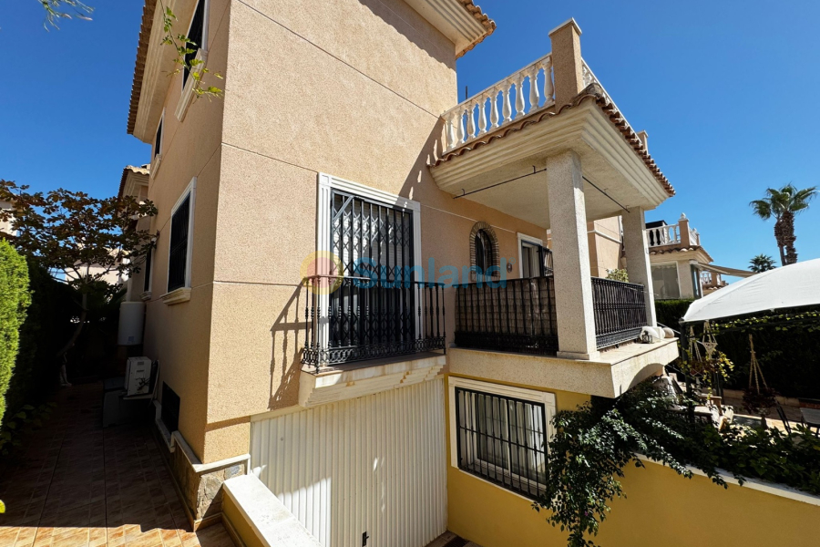 Resale - Villa - Orihuela Costa - Los Altos