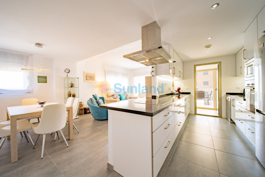 Resale - Apartamento - Orihuela Costa - Villamartin