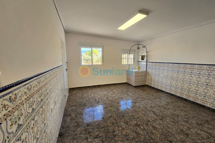 Resale - Villa - Hondón de las Nieves - 
