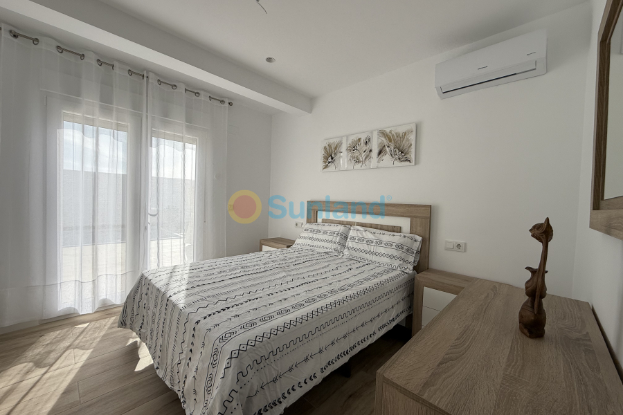 Resale - Villa - Torrevieja - San Luis