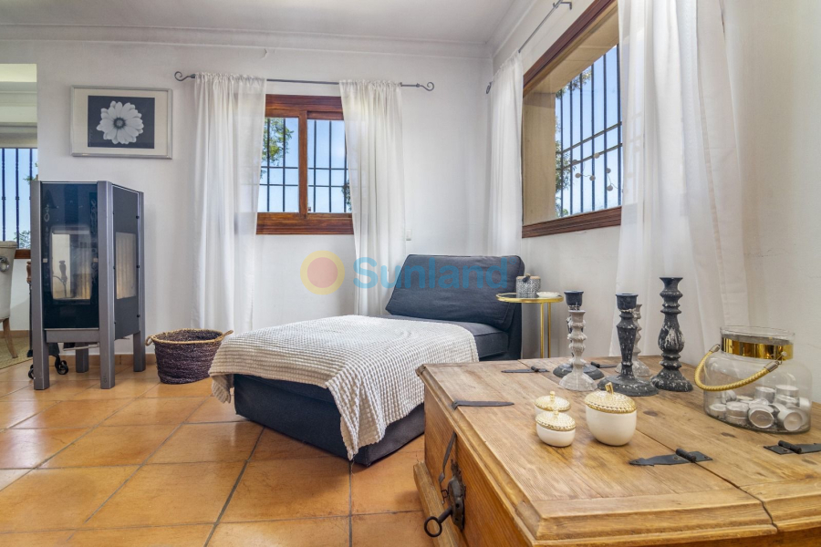 Resale - Villa - Benahavis - La Quinta