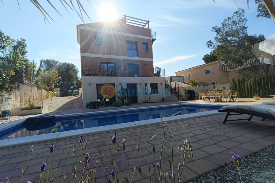 Resale - Villa - Pinar De Campoverde - 