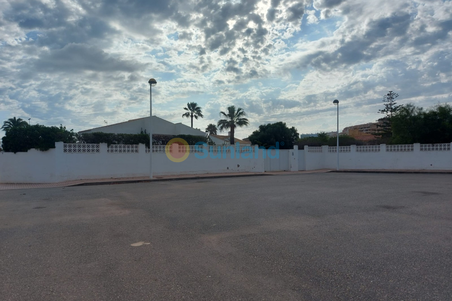 Resale - Villa - La Manga del Mar Menor - 