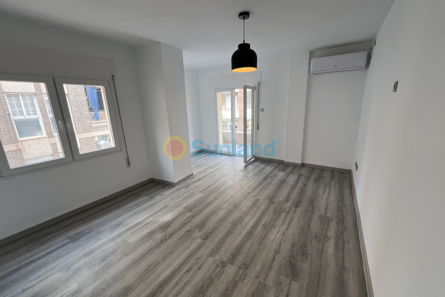 Verkauf - Apartamento - Torrevieja - Centro