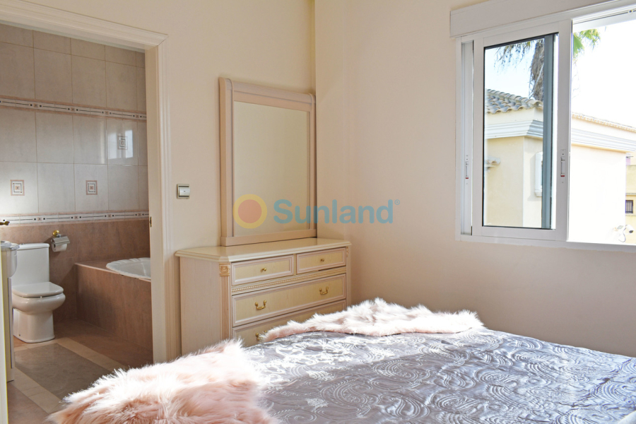 Resale - V - Torremendo