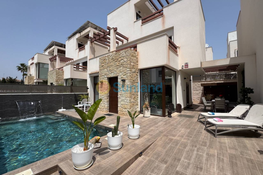 Resale - Villa - Ciudad Quesada