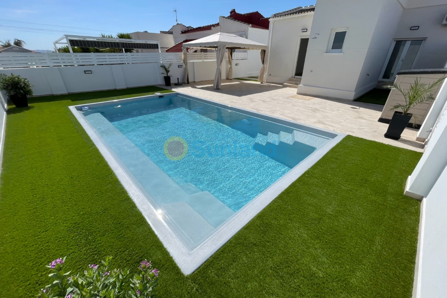 Resale - Villa - Torrevieja - San Luis