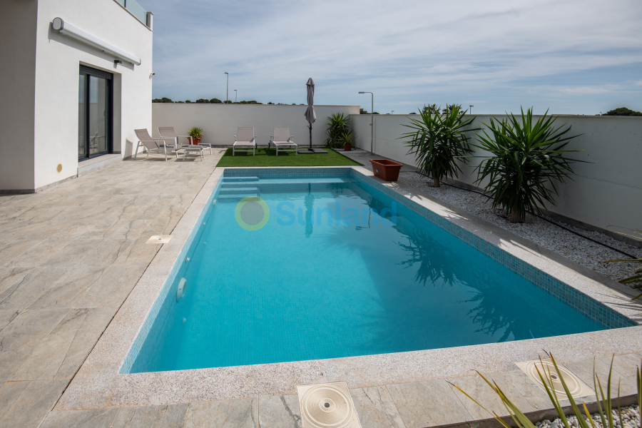 Resale - Villa - Orihuela costa - 