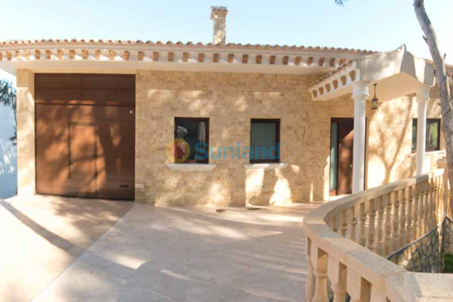 Resale - Villa - Campoamor