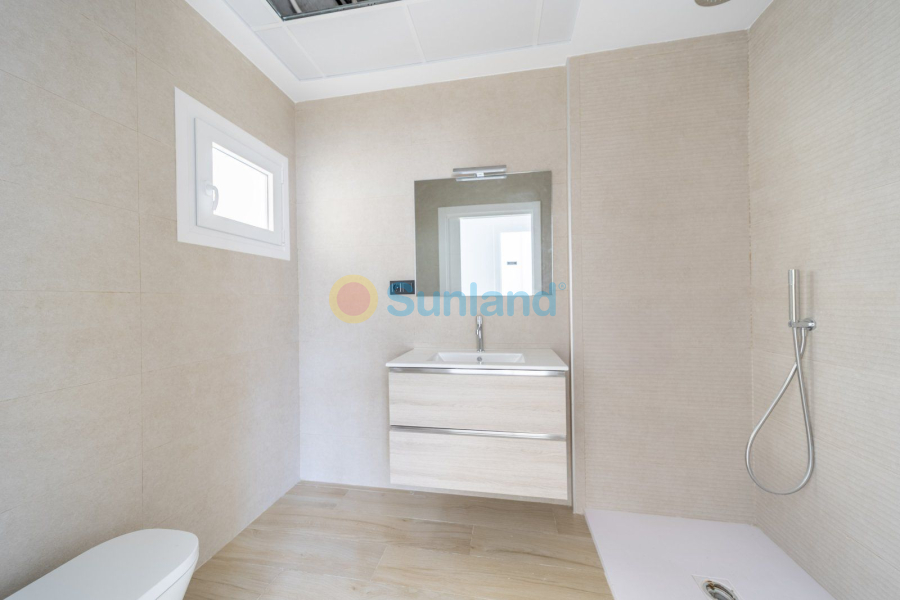 Resale - Villa - Torrevieja - Aguas Nuevas