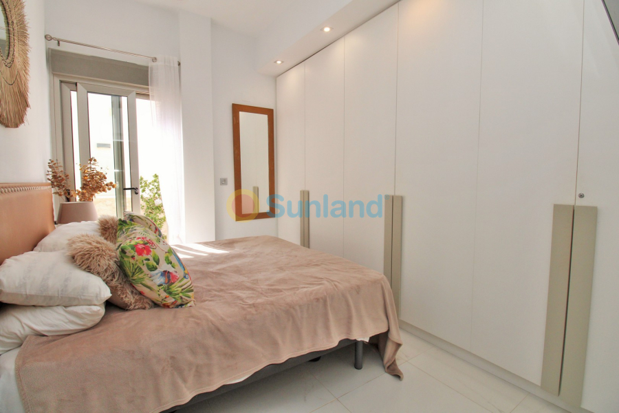 Resale - Villa - Villamartin