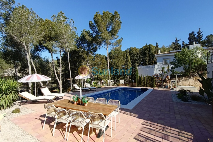 Resale - Villa - Pinar De Campoverde - 