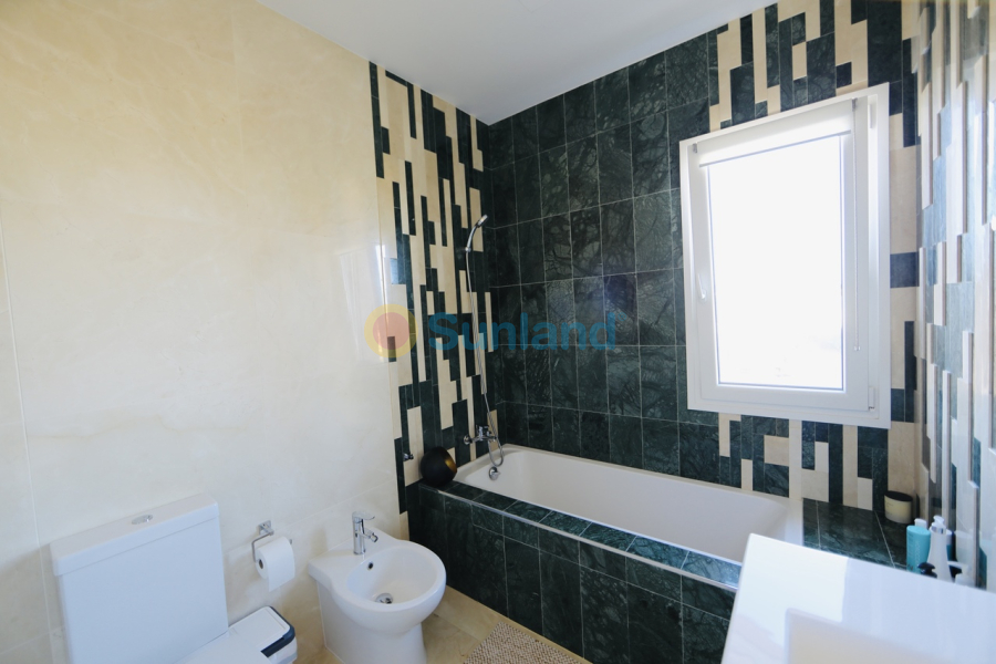 Brukte eiendommer - V - La Zenia