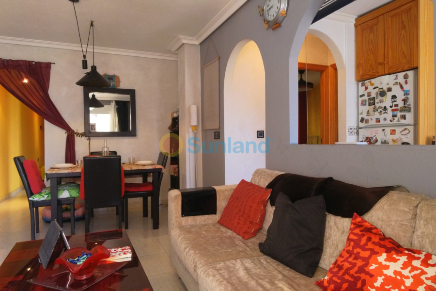 Resale - Apartment - Torrevieja - Torrevieja Centro