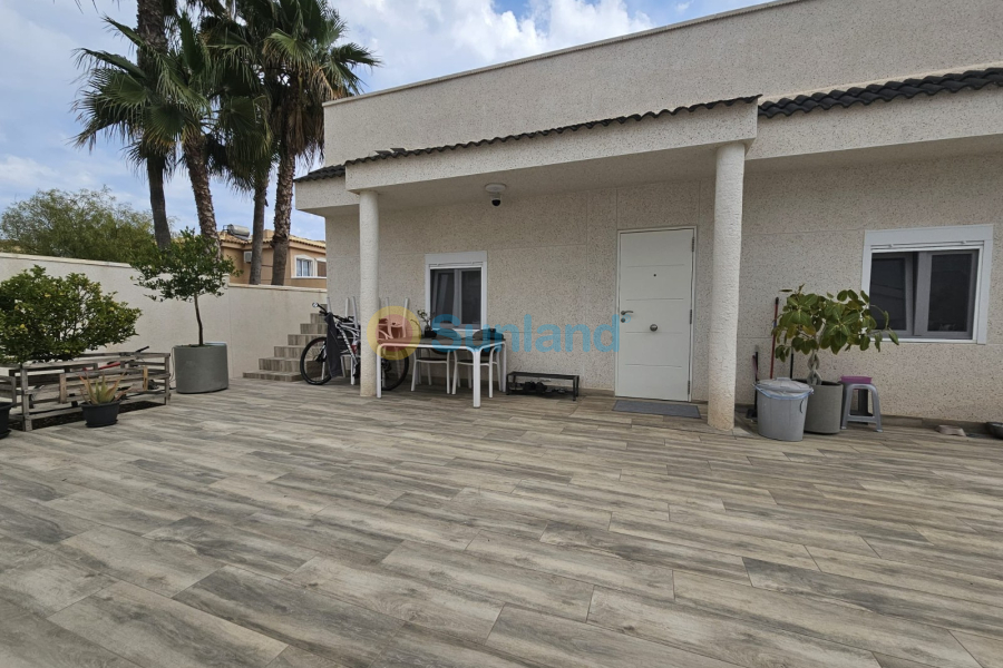 Вторичка - Bилла - Ciudad Quesada