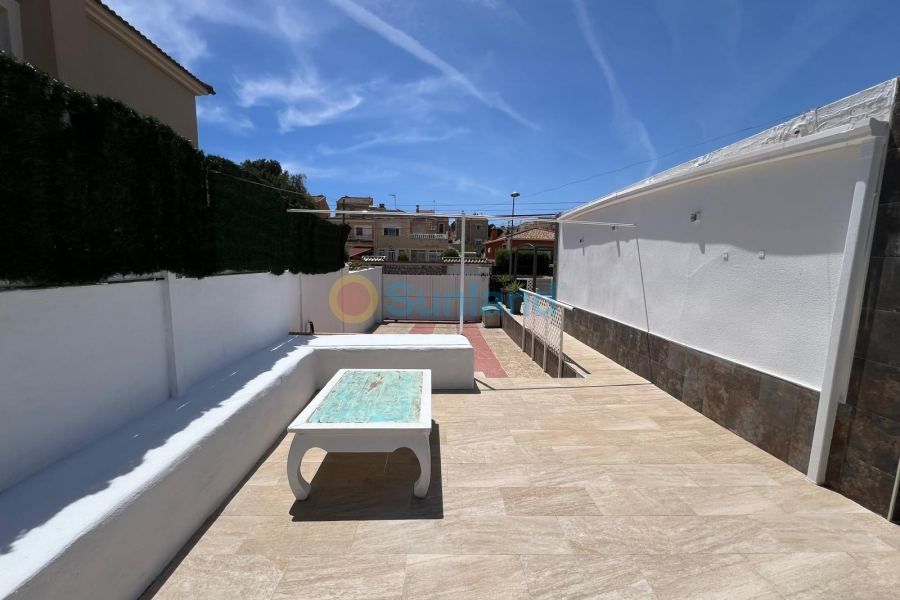 Resale - Villa - Torrevieja - 