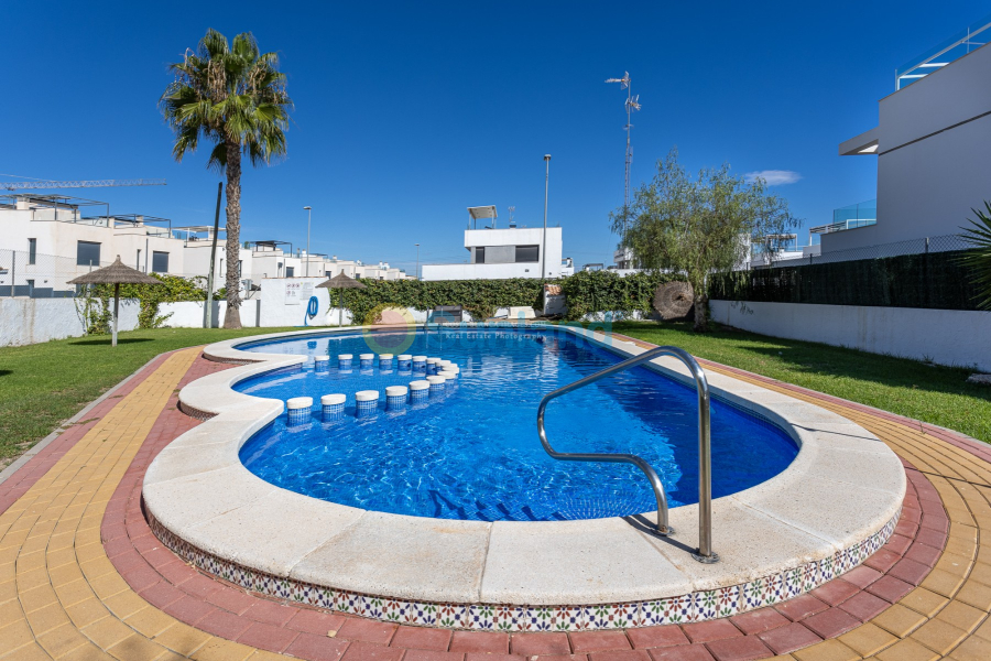 Resale - Town House - Orihuela Costa - Villamartin