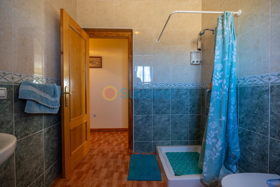 Resale - Villa - Cañada Del Trigo