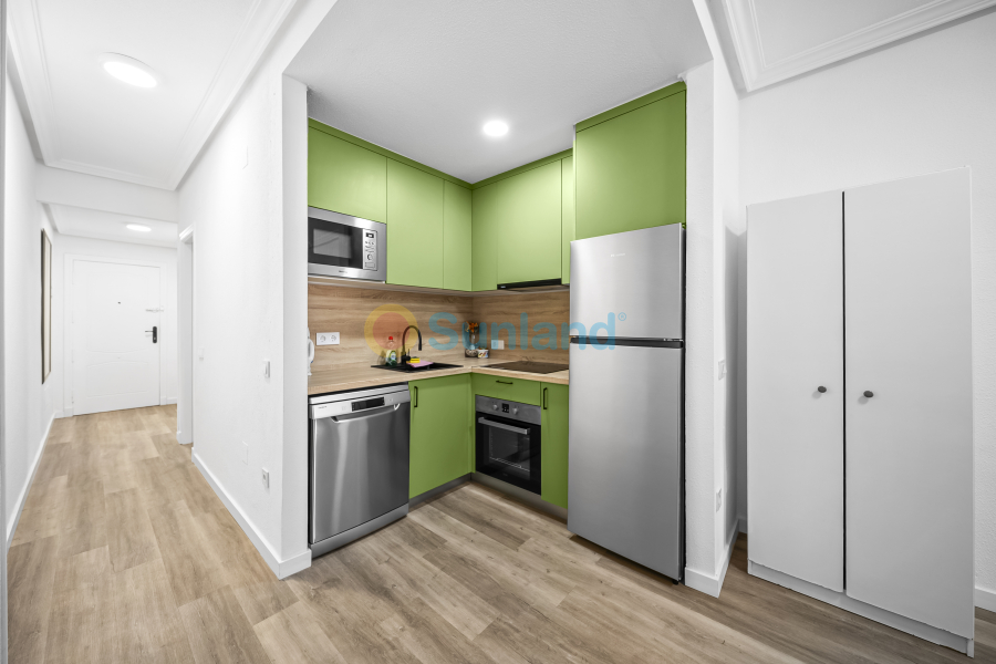 Resale - Apartamento - Torrevieja - Centro