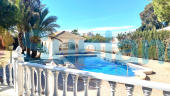 Resale - Villa - Torrevieja - 