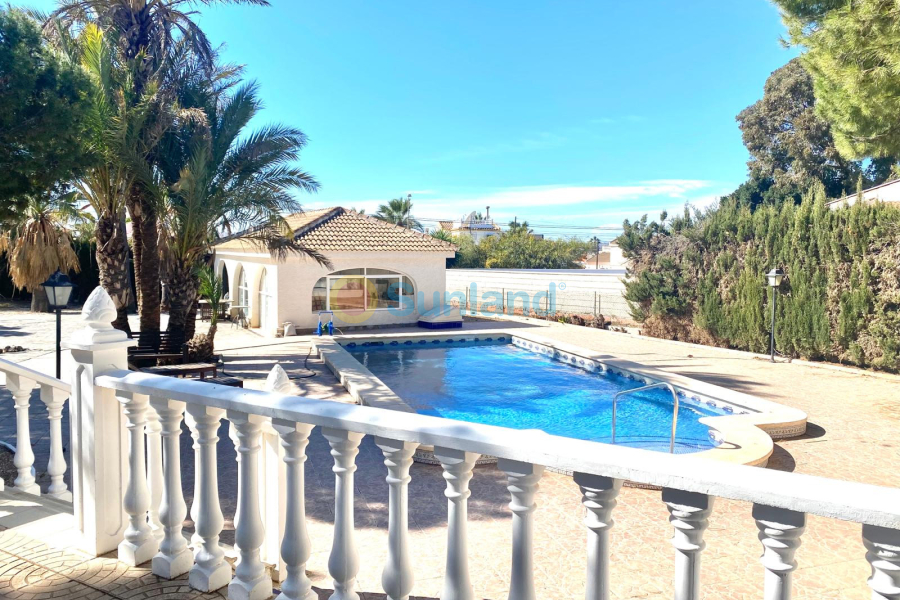 Använda fastigheter - Villa - Torrevieja - El Chaparral