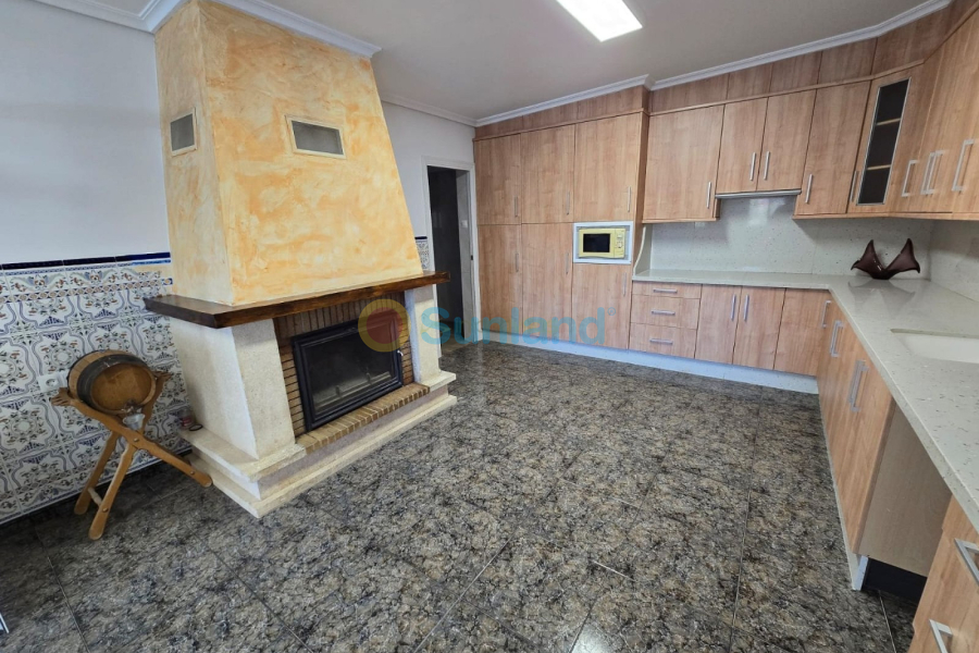 Resale - Villa - Hondón de las Nieves - 