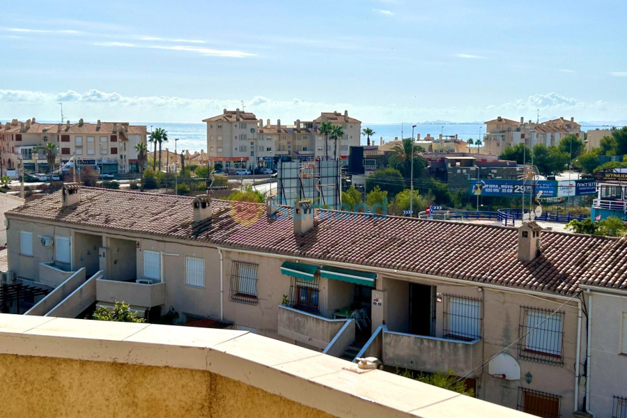 Resale - Apartment - Orihuela Costa - Campoamor