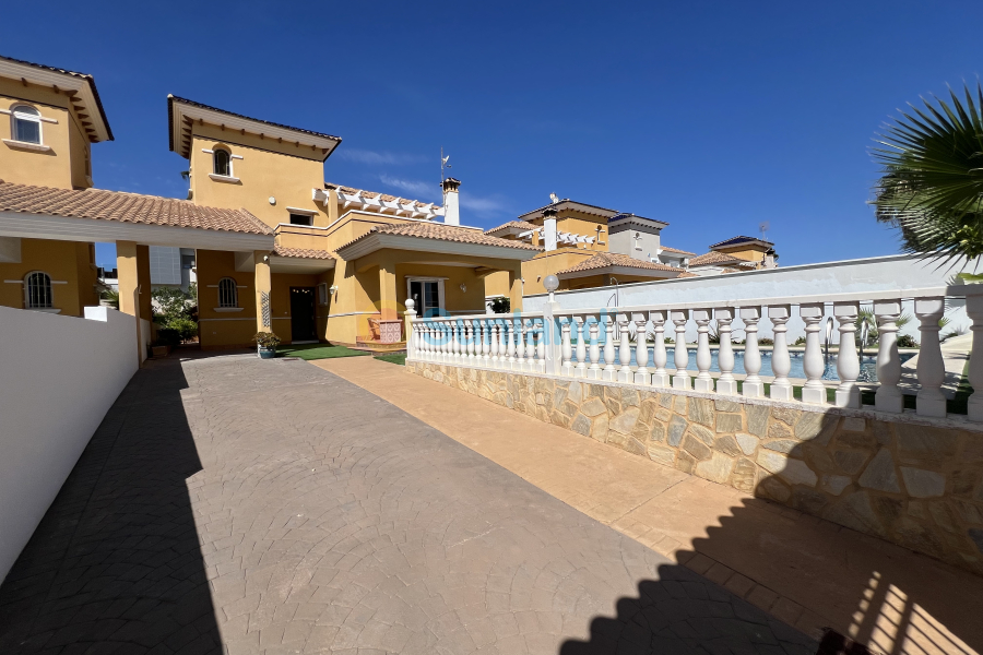 Brukte eiendommer - Villa - Orihuela Costa - La Zenia