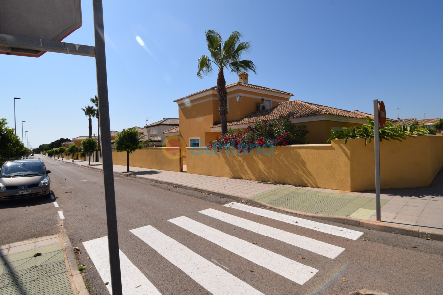 Resale - Villa - Torre de la Horadada