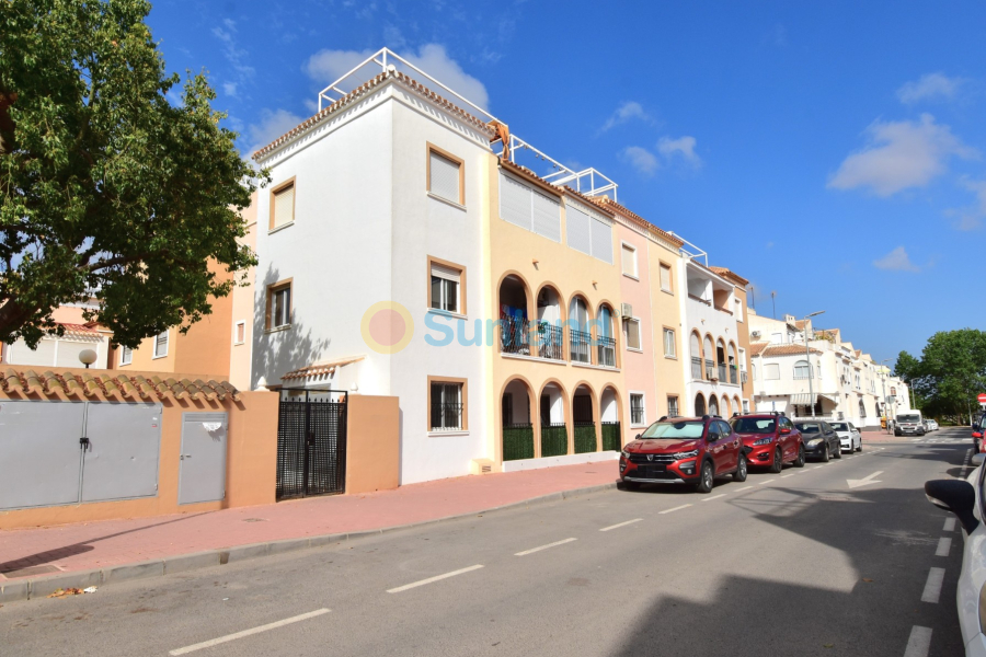 Använda fastigheter - Lägenhet - Torrevieja - Mar Azul