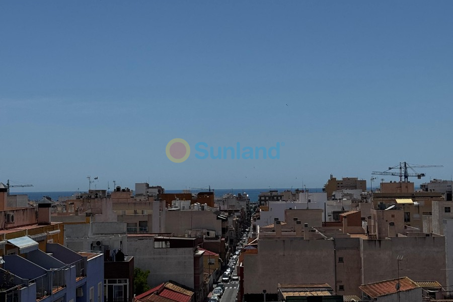 Resale - Apartment - Torrevieja - Torrevieja Centro