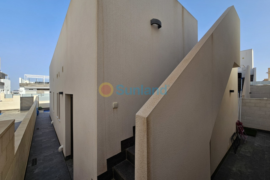 Resale - V - Villamartin