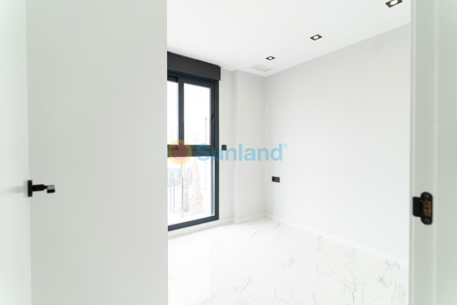 Nueva construcción  - Chalet - Orihuela Costa - Punta Prima