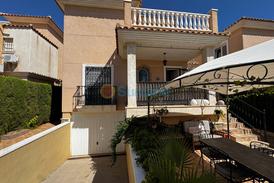 Brukte eiendommer - Villa - Orihuela Costa - Los Altos