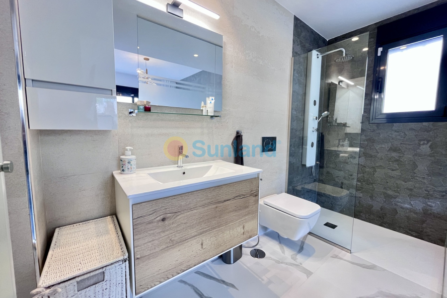 Resale - A - San Miguel De Salinas