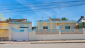 Resale - Villa - Torrevieja